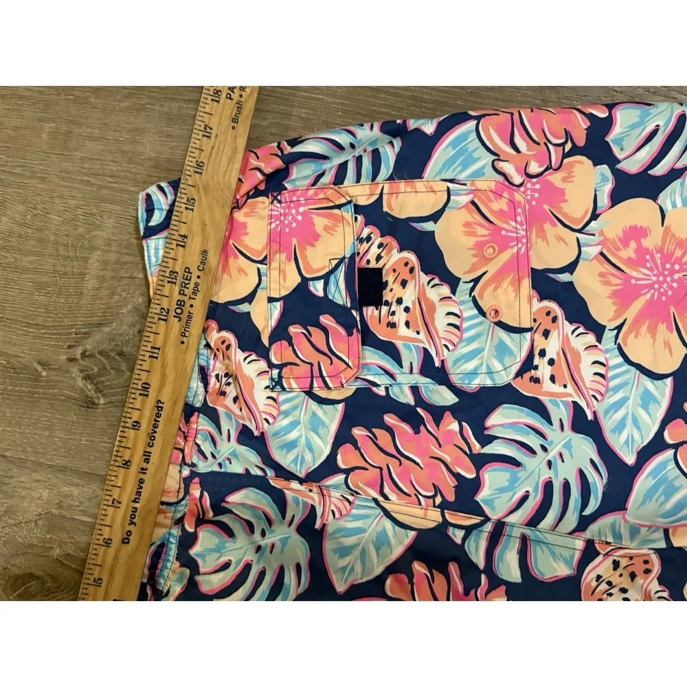 Vineyard Vines Swim Trunks Shorts Mens M Board Floral Blue Bathing Suit  Lined